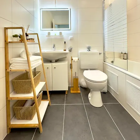 Apartment M&d Nähe Stadion Mit Klimaanlage - Netflix - Küche - Sunset View - Balkon *