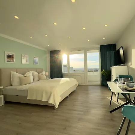 M&d Naehe Stadion Mit Balkon - Netflix - Kueche - Sunset View Apartment