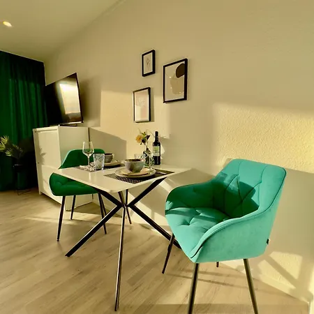 Apartment M&d Naehe Stadion Mit Balkon - Netflix - Kueche - Sunset View *